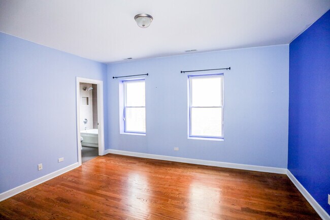 Building Photo - 2045 W Arthur Ave