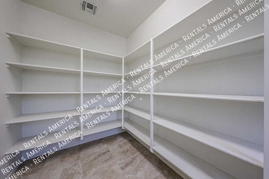 Building Photo - 270 N Scott Dr