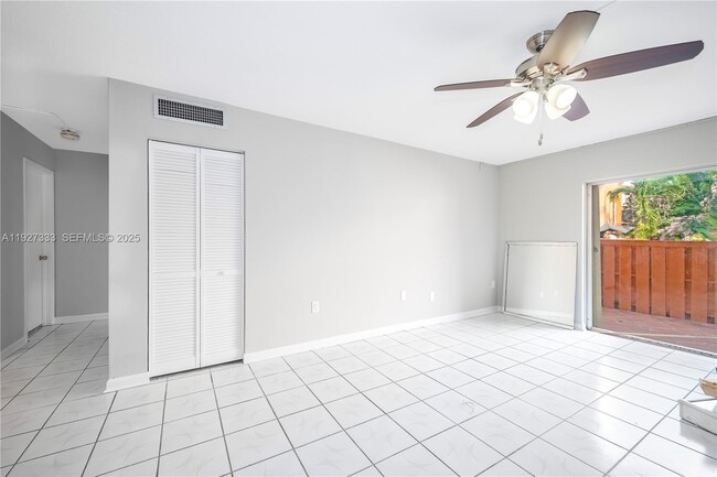 Building Photo - 7160 Fairway Dr