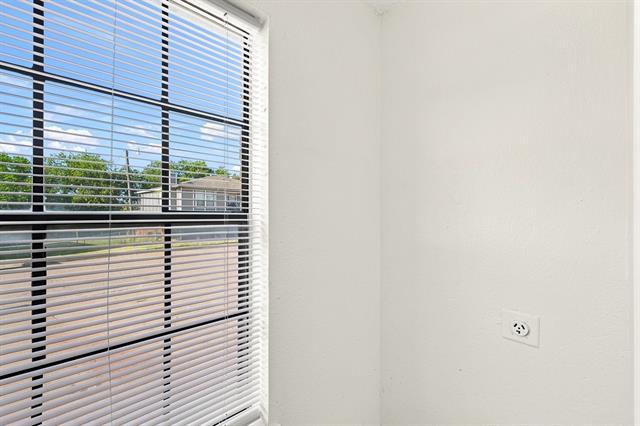 Building Photo - 8108 Foxfire Ln