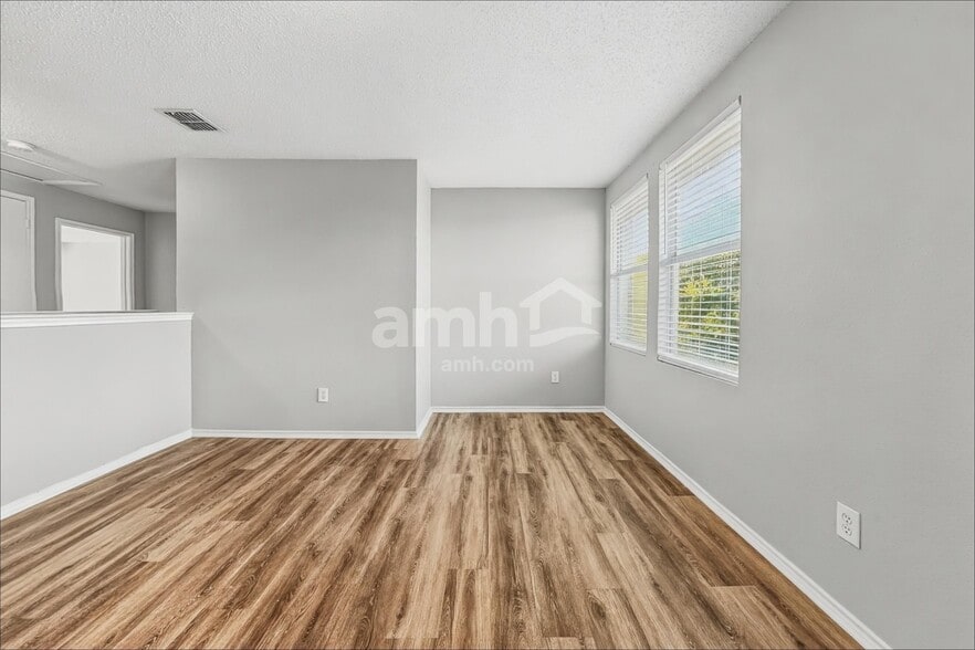 Building Photo - 1313 Cherokee Rose Ln