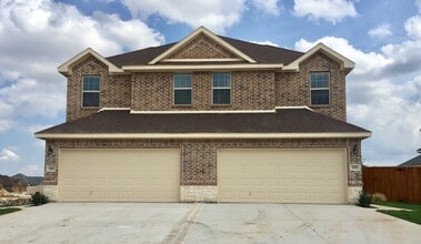 Building Photo - LUXURY 2 STORY DUPLEX LOCATED IN MIDLOTHIAN, TEXAS!