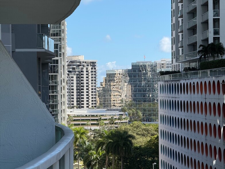 Building Photo - 31 SE 5th St