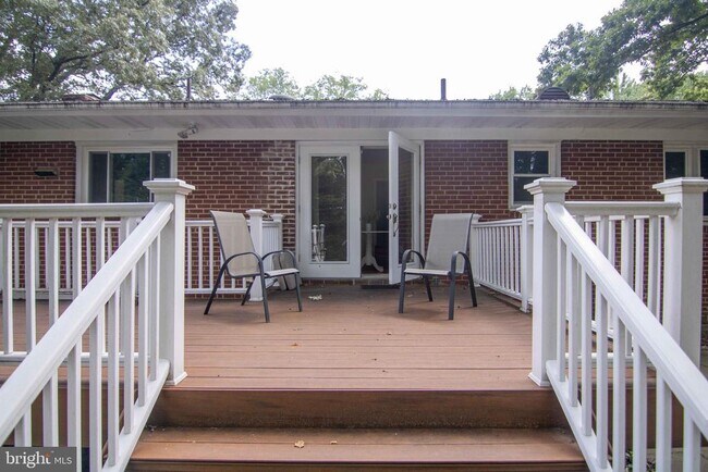 Building Photo - 2205 Parker Ave