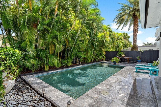 Building Photo - 9517 Bay Dr