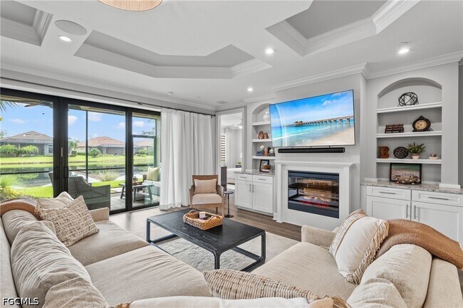 Building Photo - 9657 Montelanico Loop