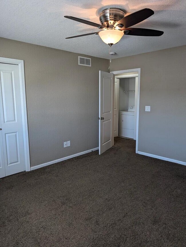 Building Photo - 3711 Marigold Dr