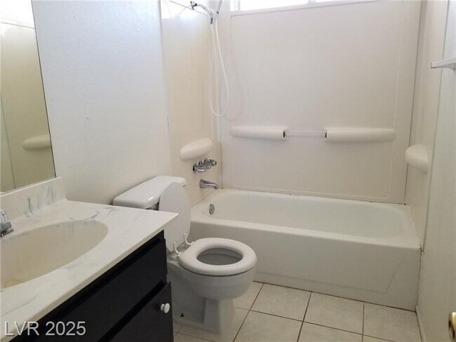 Building Photo - 4205 Newhaven Dr