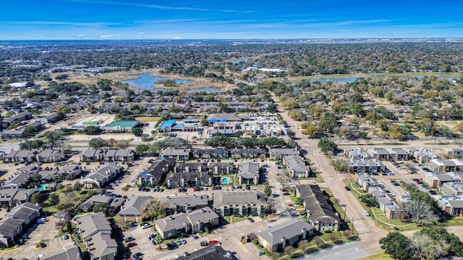 Building Photo - 1516 Bay Area Blvd