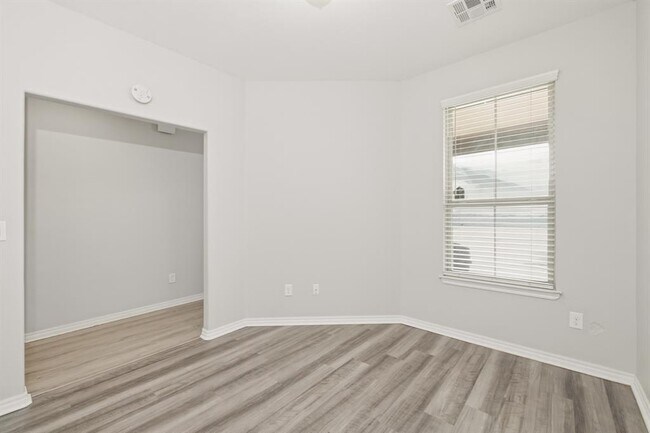 Building Photo - 14013 Babbling Brook Dr