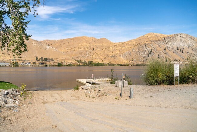 Building Photo - Luxurious Fully Furnished 3-Bedroom, 4-Bathroom Home – Move-In Ready!