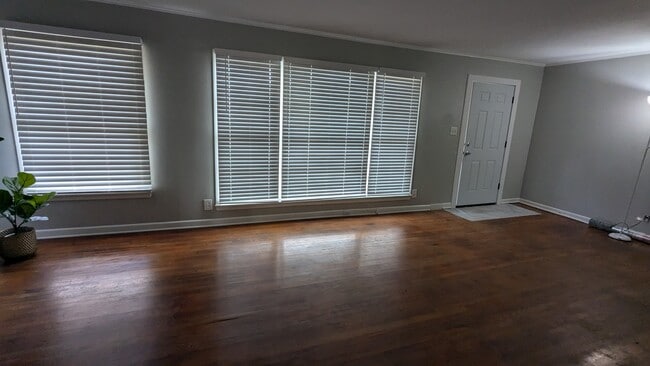 Building Photo - 2417 S Kennedy Ave