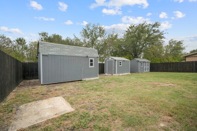 Building Photo - 6022 Castle Vw Dr