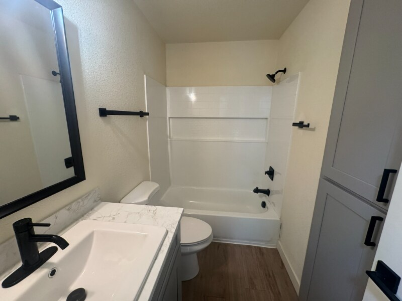 Building Photo - 1618 Banyan Dr