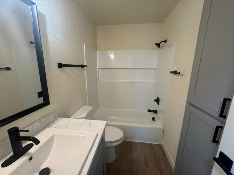 Building Photo - 1624 Banyan Dr