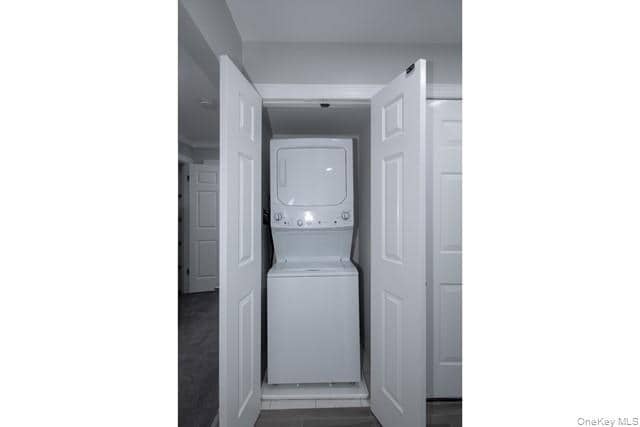 Building Photo - 81 Secatogue Ave