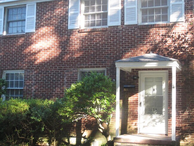Primary Photo - 1633-1635 Enoree Avenue