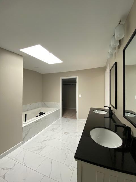 Building Photo - 2310 N Aspen Dr