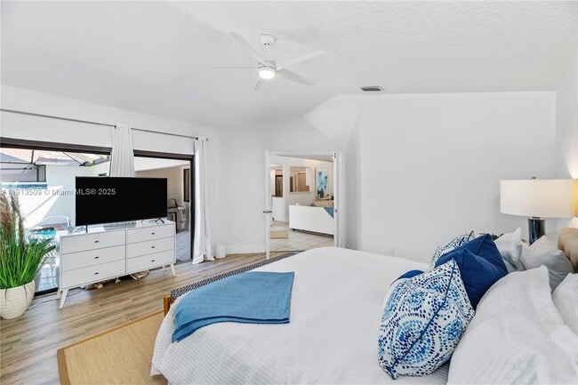 Building Photo - 701 Sea Oats Dr