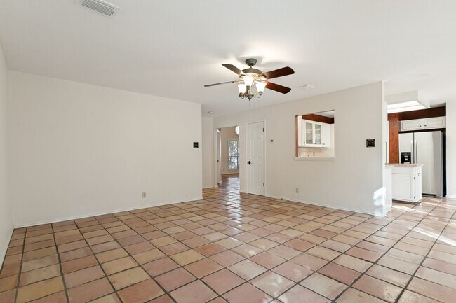 Building Photo - 2535 Chestnut Bend