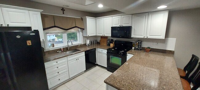 Building Photo - 203 Prairie Ct