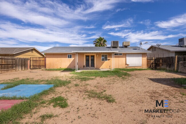 Building Photo - 2 Bed/ 1 Bath at 67th/Van Buren! Move-In R...