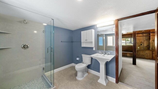 Building Photo - Southwest Reno Stunner - One of a Kind!!!!