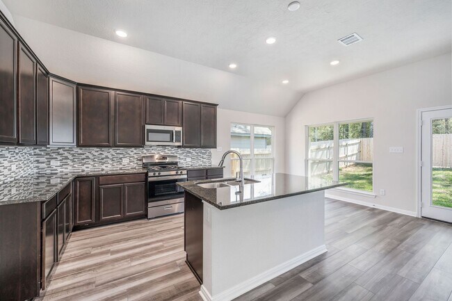 Building Photo - 4 Bedroom- Like New Home in Sterling Ridge...