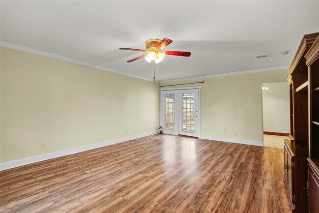 Building Photo - 8565 Ridgepoint Dr