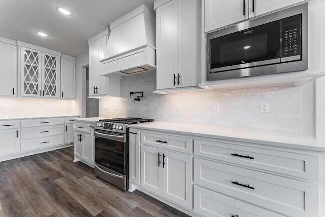 Building Photo - Modern Elegance: Spacious 4-Bedroom New Build with Private Back Porch