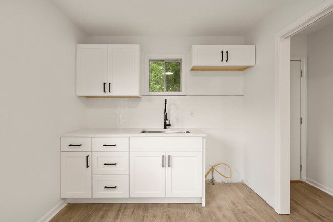 Building Photo - 514 Maier Dr