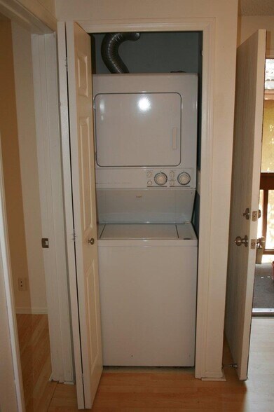 Building Photo - 169 Lemon Grv