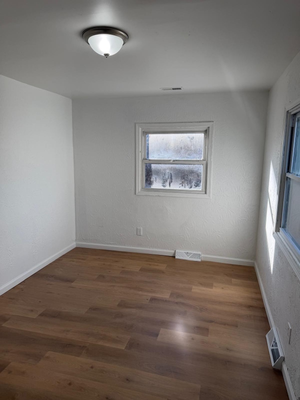 Building Photo - 1665 Elaine Rd