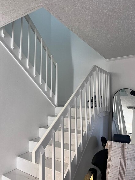 Building Photo - 1700 Embassy Dr