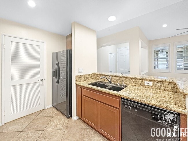 Building Photo - Gorgeous 2 Bed/2 Bath Condo in a Quiet, Charming Community! $500 off the first month's rent if yo...