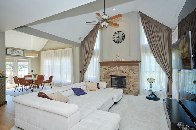 Building Photo - 26300 W Chatham Dr