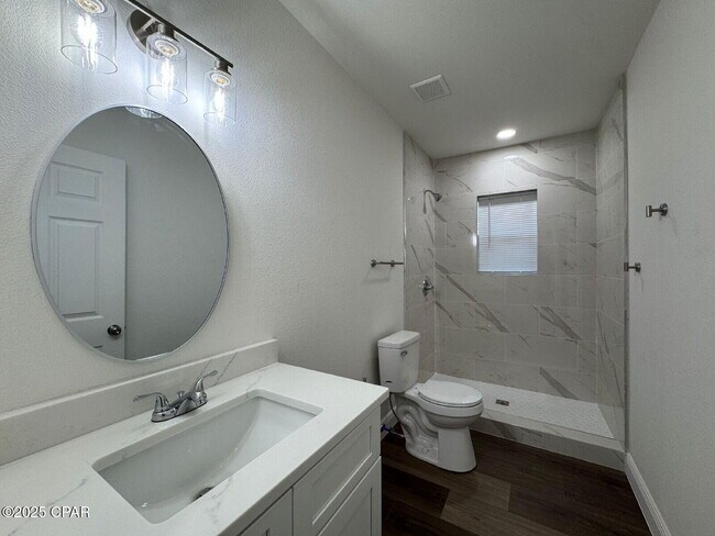 Building Photo - 148 Claire Ave