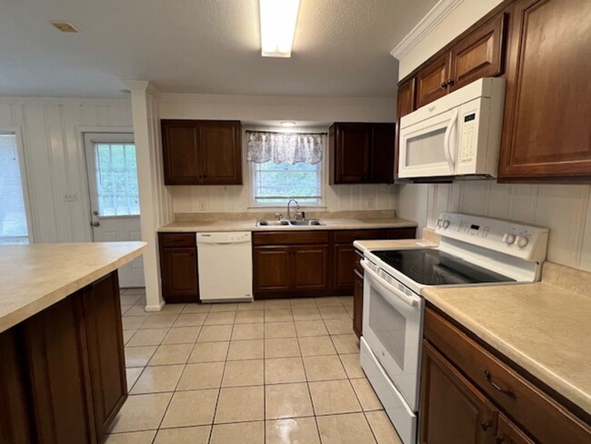 Building Photo - 3 Bedroom/2 Bath Home in Valdosta