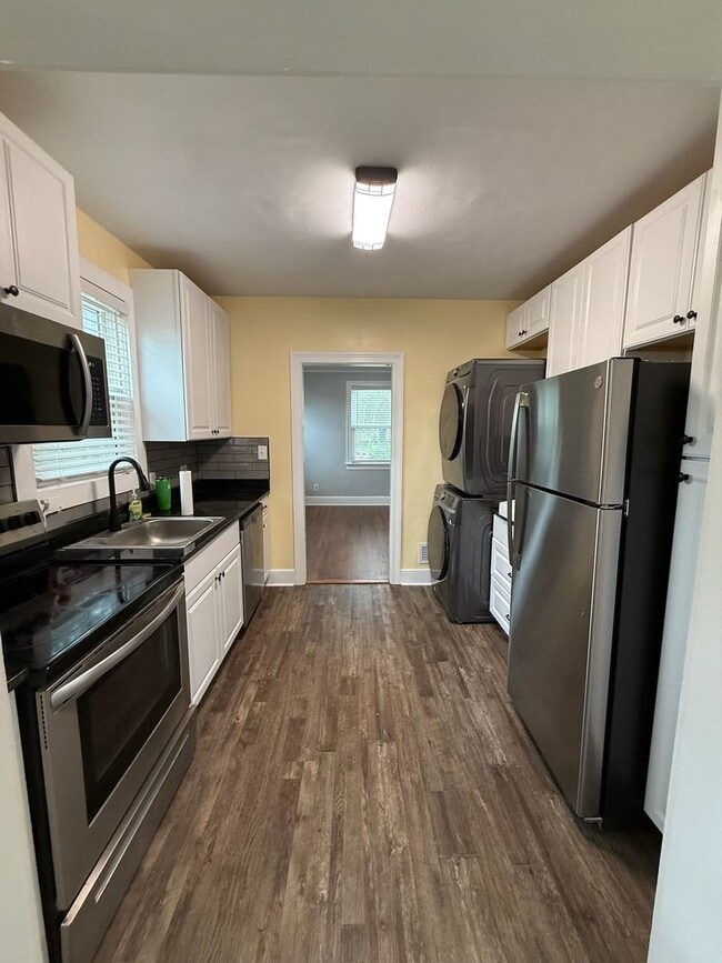Building Photo - Charming Updated 2br/2ba Home in a Great Location!