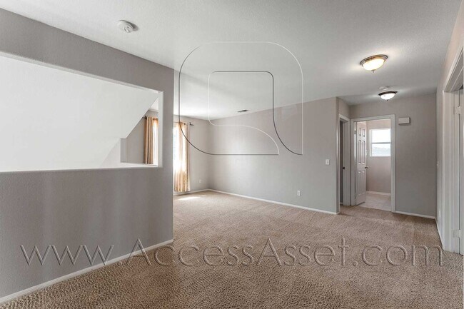 Building Photo - Large 4 Bed/3 Bath Home with an Incredible View!