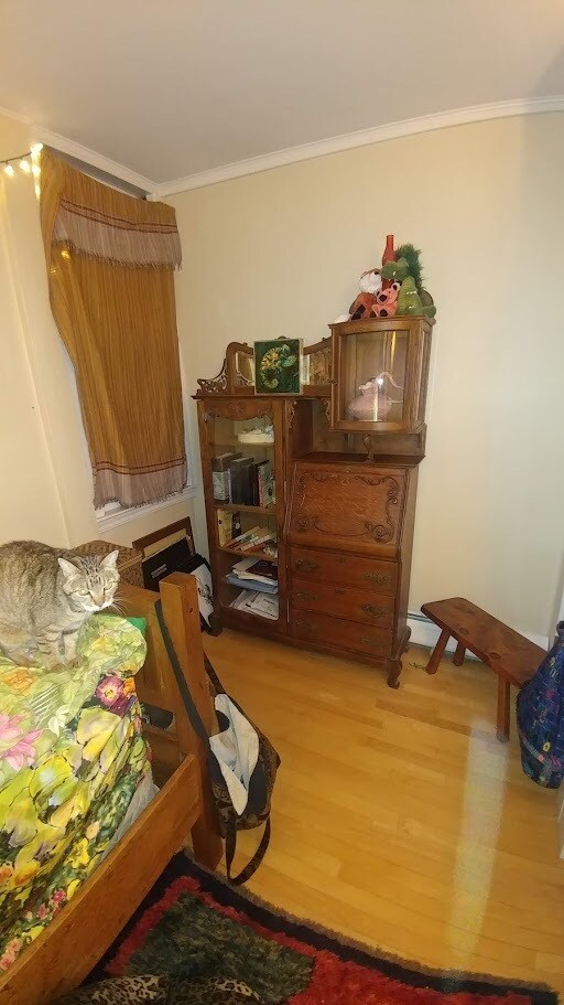 Building Photo - 325 Spring St