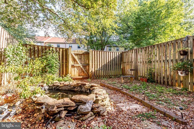 Building Photo - 9911 Whitewater Dr