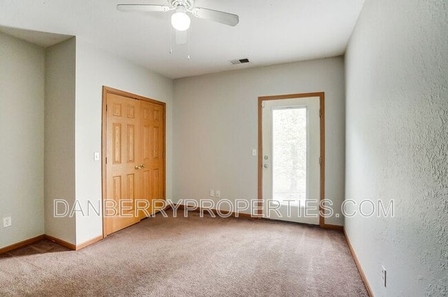 Building Photo - 1103 N Byrne Rd