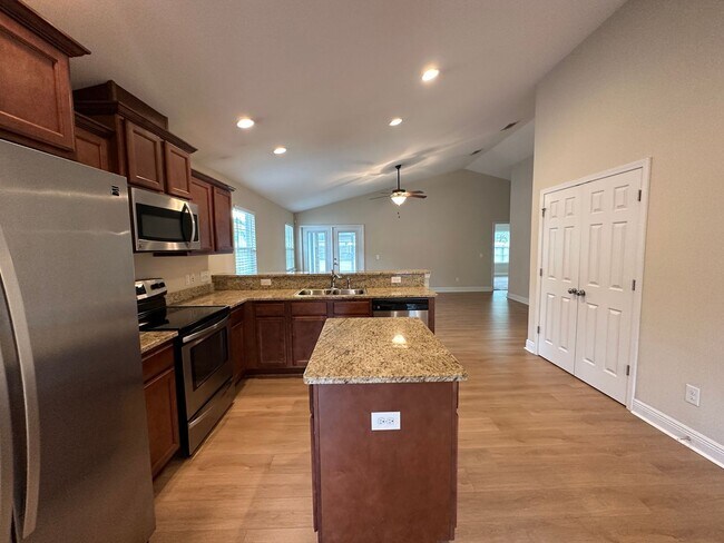 Building Photo - 3 bed 2 bathroom home in Avalon Estates in Milton!