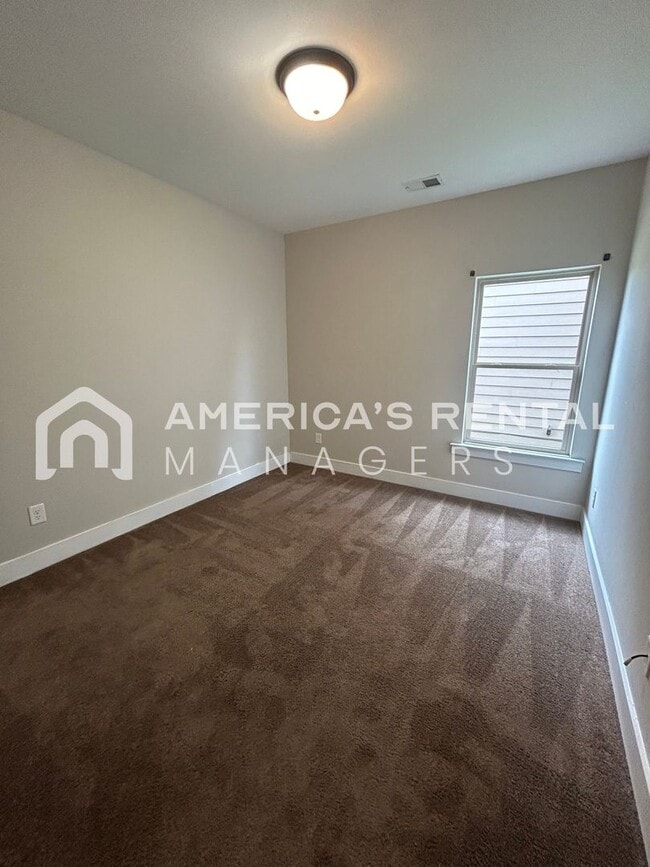 Building Photo - Spacious Home for Rent in Calera! View with 48 Hours Notice!