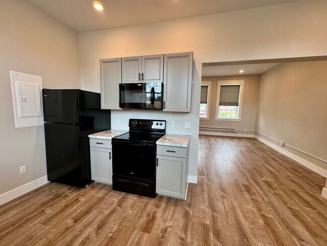 Building Photo - Modern 1 Bedroom! AVAILABLE NOW!