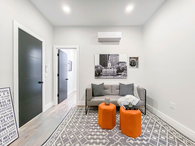 Building Photo - 1908 Pine St