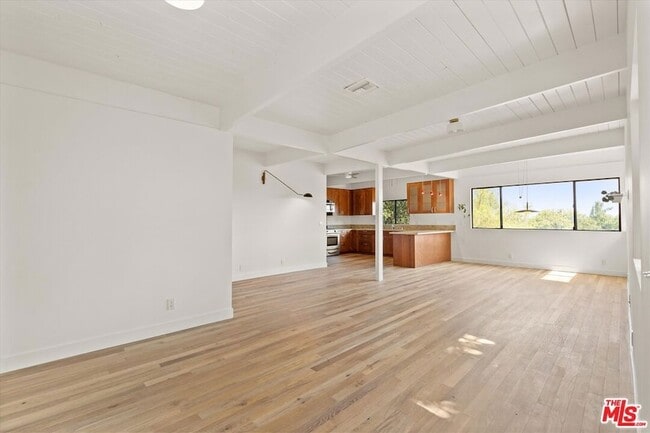 Building Photo - 4950 Marmol Dr