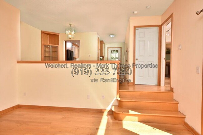 Building Photo - 102 Mallard Ct