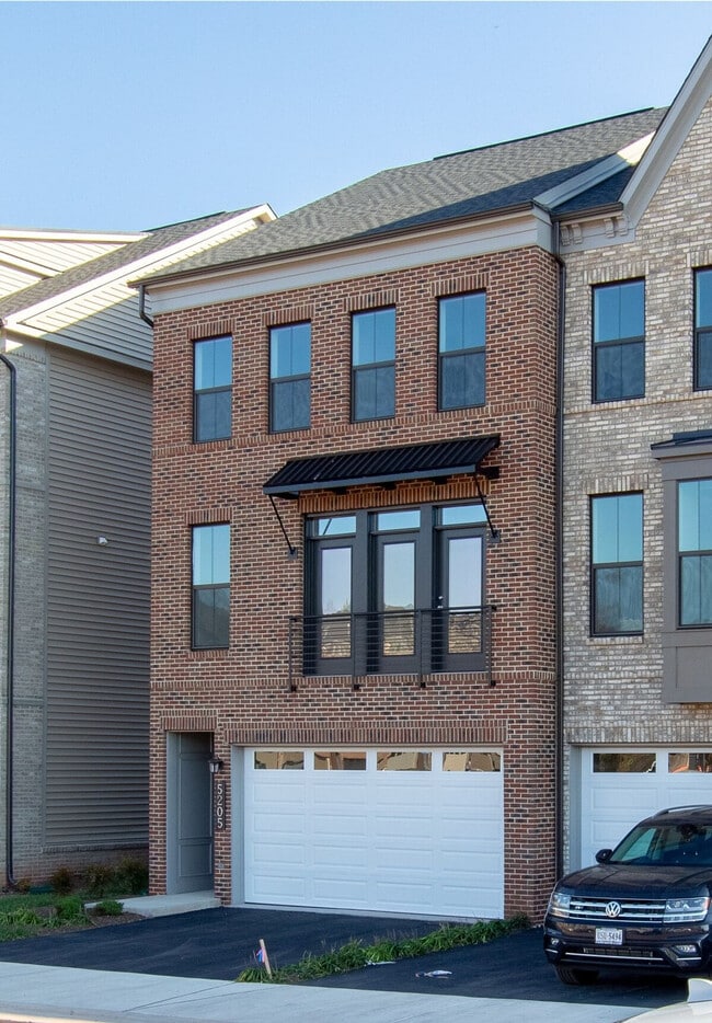 Building Photo - 5227 Ridgeview Retreat Dr